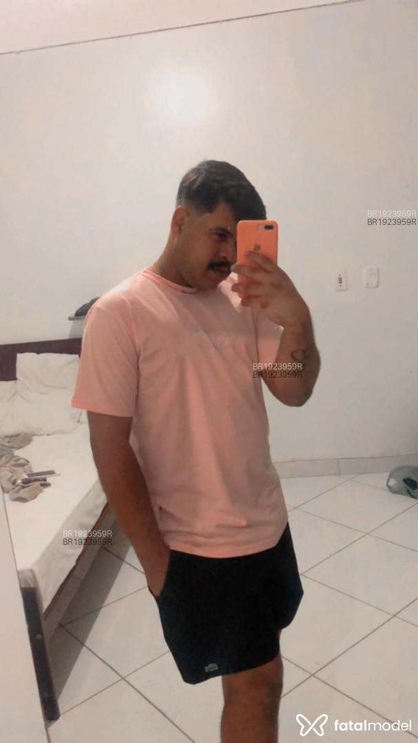 Acompanhante homem morena (o) de olhos pretos em Vitória Acompanhante homem morena (o) de olhos pretos em Vitória - Kauan