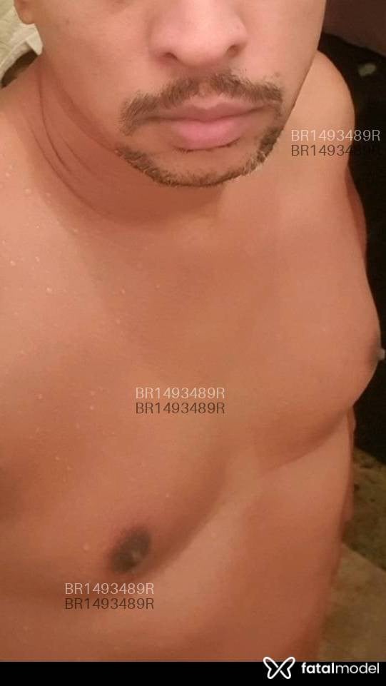 Acompanhante homem com cabelo castanho de olhos castanhos em Bauru Acompanhante homem com cabelo castanho de olhos castanhos em Bauru - Tom