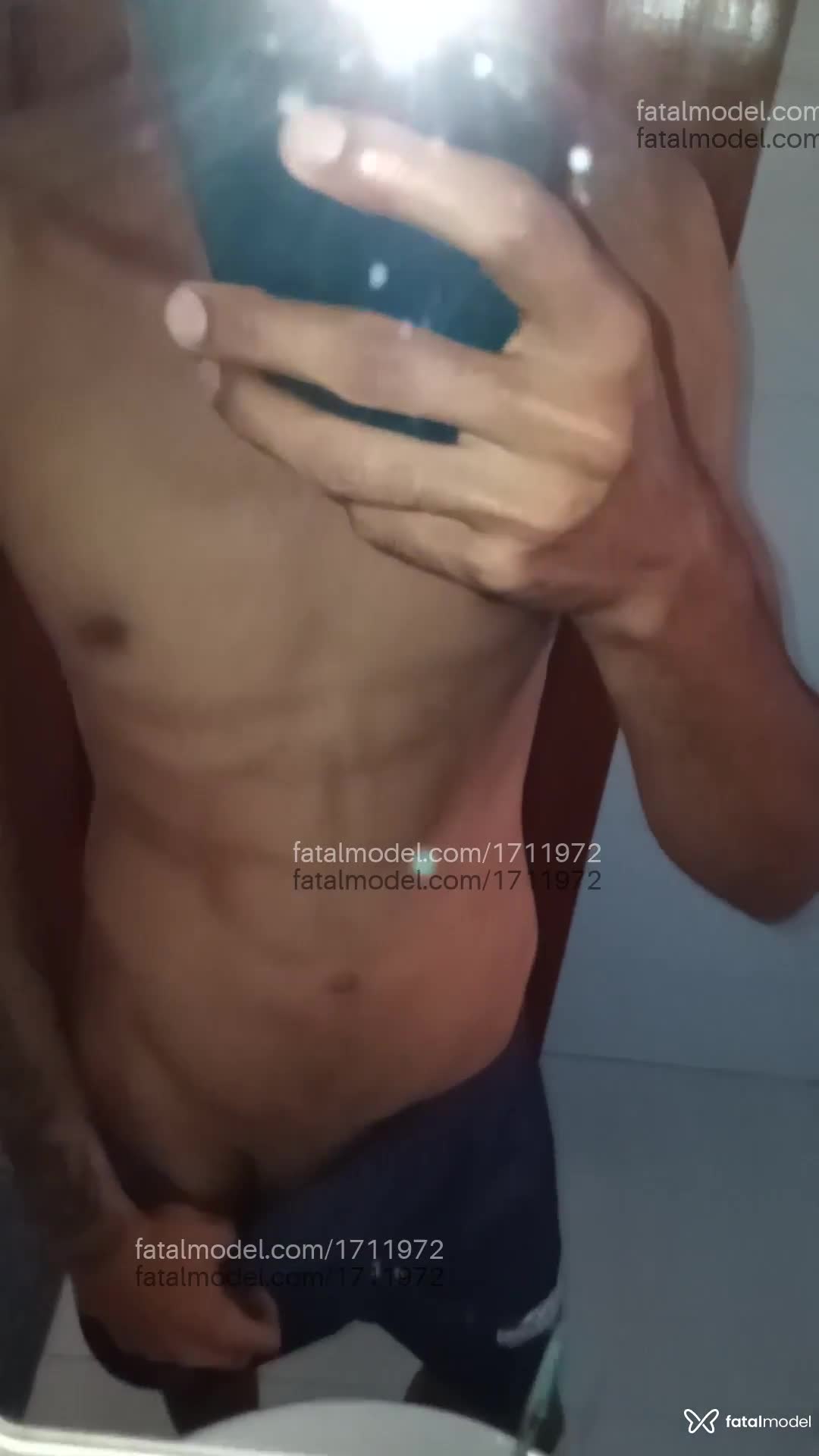 Acompanhante homem morena (o) de olhos castanhos em Ji-Paraná - Bielzinho
