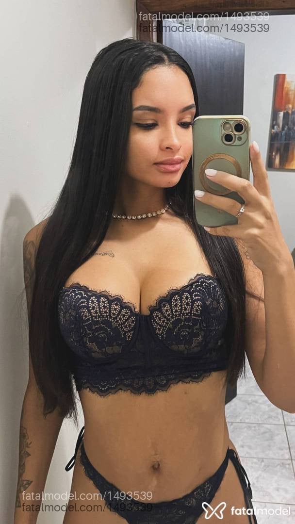 Acompanhante mulher morena (o) de olhos castanhos - Dalila