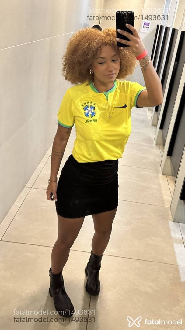 Acompanhante mulher com cabelo castanho de olhos castanhos em São Paulo - Aninha Ebony