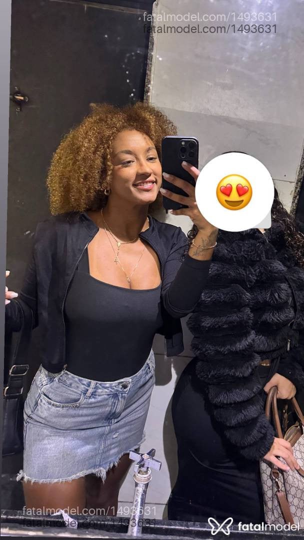 Acompanhante mulher com cabelo castanho de olhos castanhos em Rio de Janeiro - Aninha Ebony