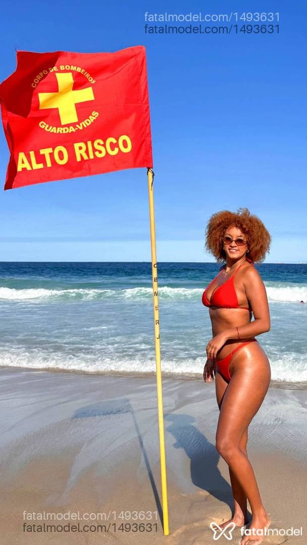 Acompanhante mulher com cabelo castanho de olhos castanhos - Aninha Ebony