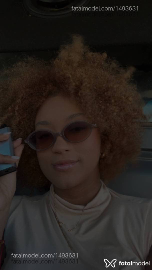 Acompanhante mulher com cabelo castanho de olhos castanhos em Rio de Janeiro - Aninha Ebony
