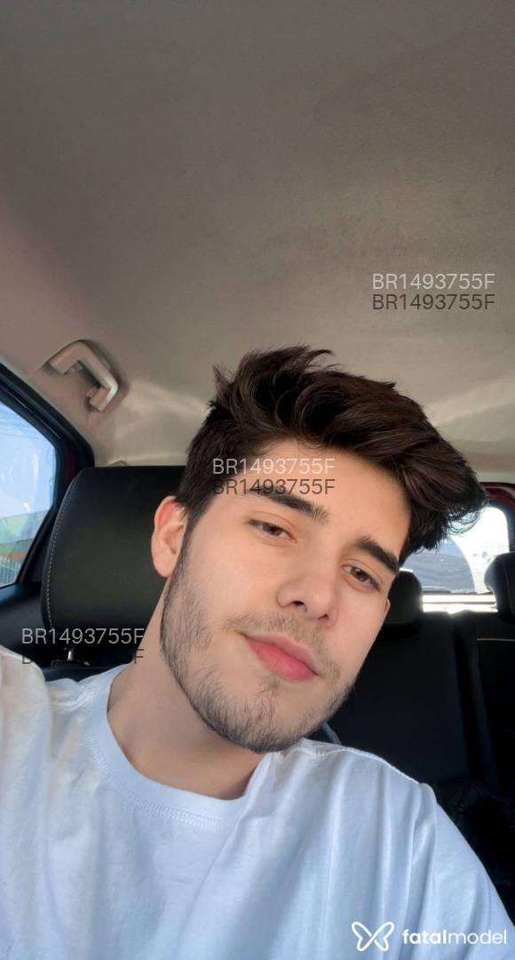 Acompanhante homem morena (o) de olhos castanhos em Virtual Acompanhante homem morena (o) de olhos castanhos em Virtual - Miguel