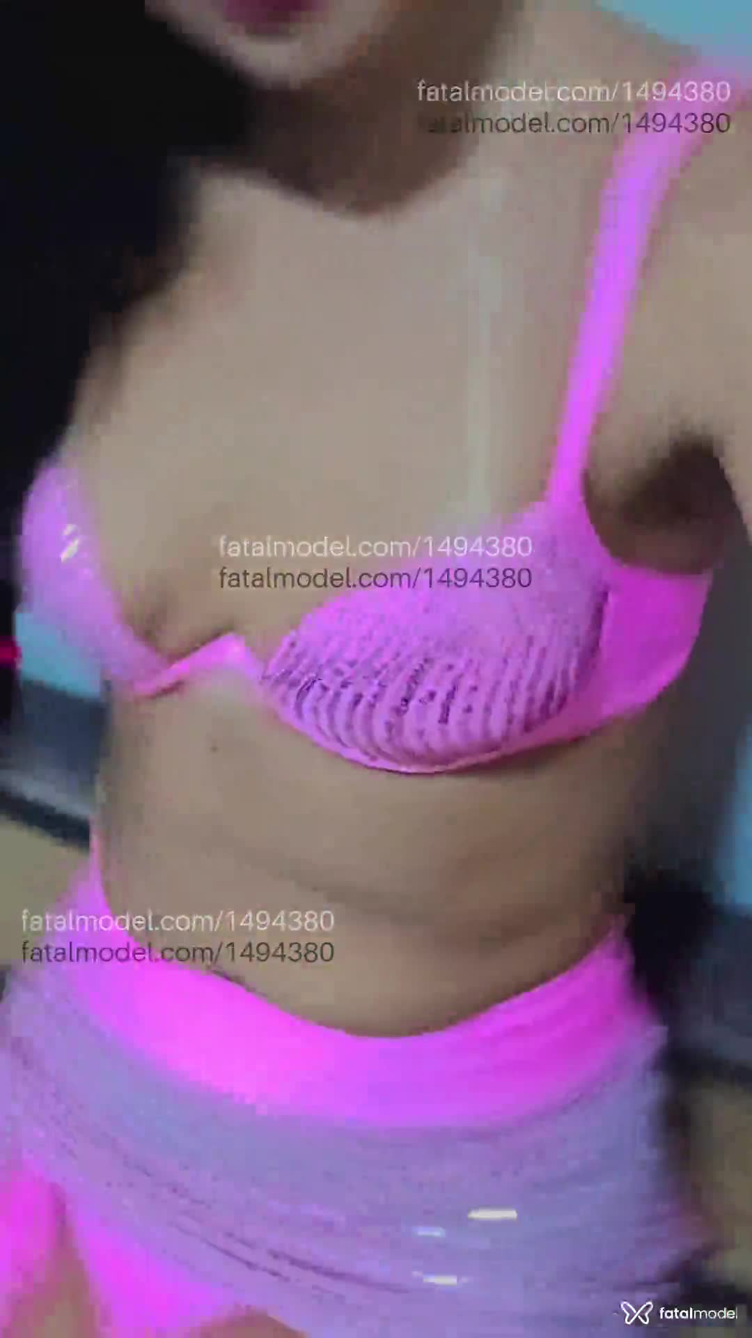 Acompanhante mulher com cabelo castanho de olhos mel em Virtual - Melamor