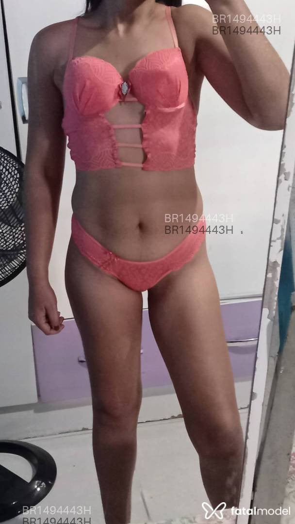 Acompanhante mulher com cabelo castanho de olhos castanhos em Vilhena - Karolll