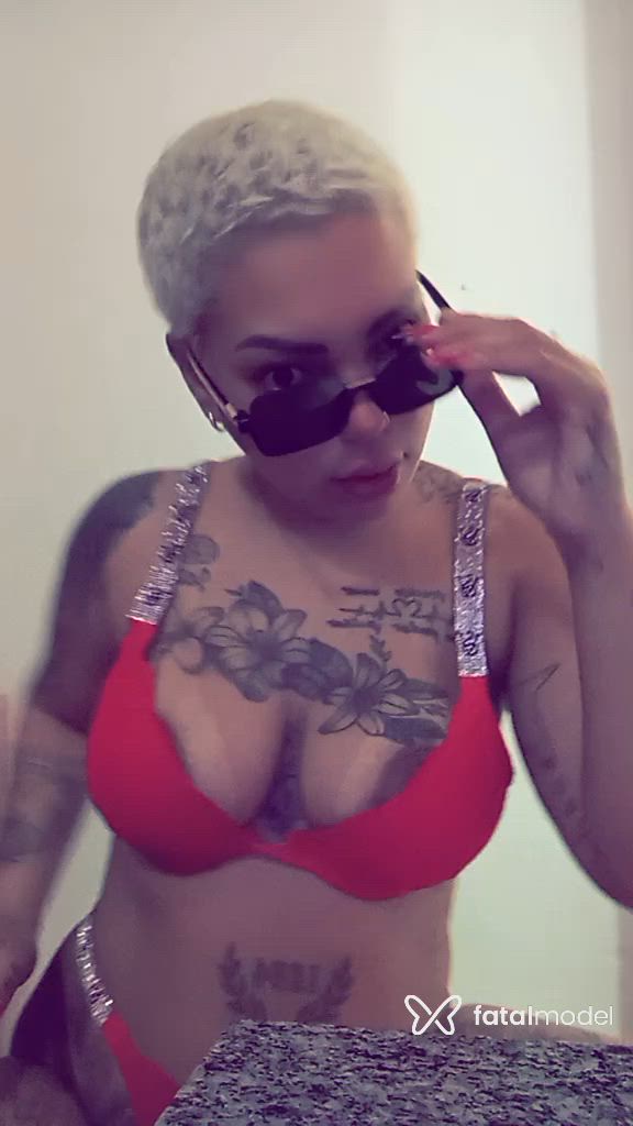 Acompanhante mulher com cabelo castanho de olhos castanhos - Brenda Emanuelle