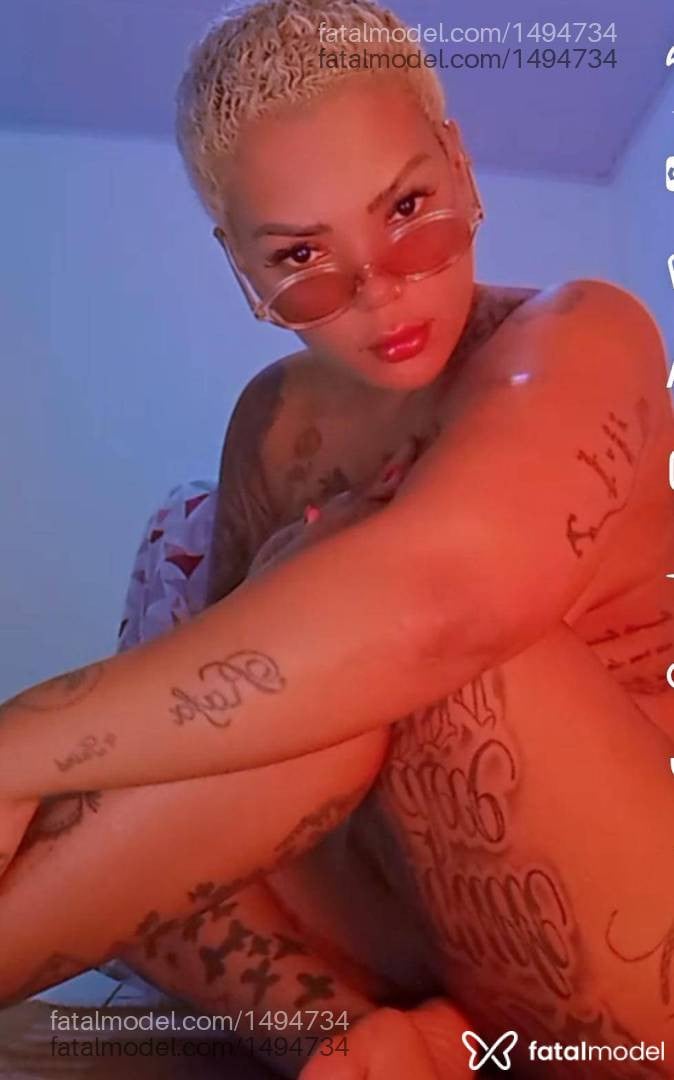 Acompanhante mulher com cabelo castanho de olhos castanhos - Brenda Emanuelle