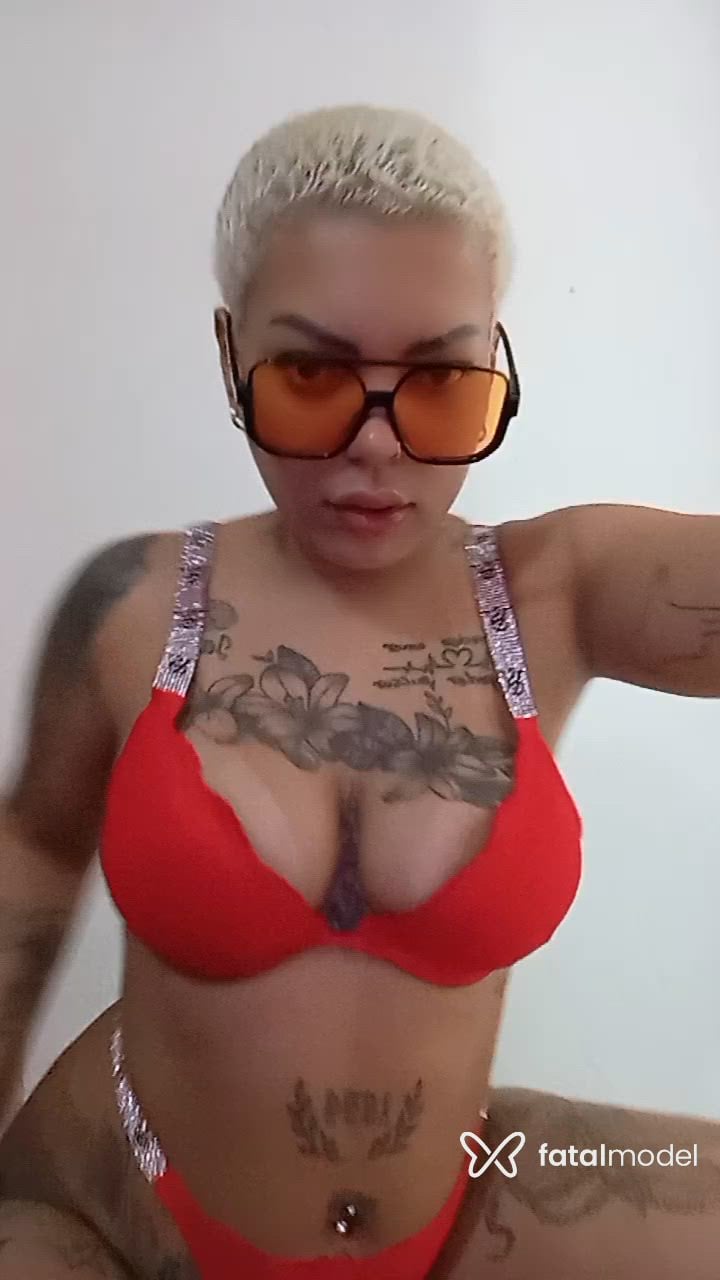 Acompanhante mulher com cabelo castanho de olhos castanhos - Brenda Emanuelle