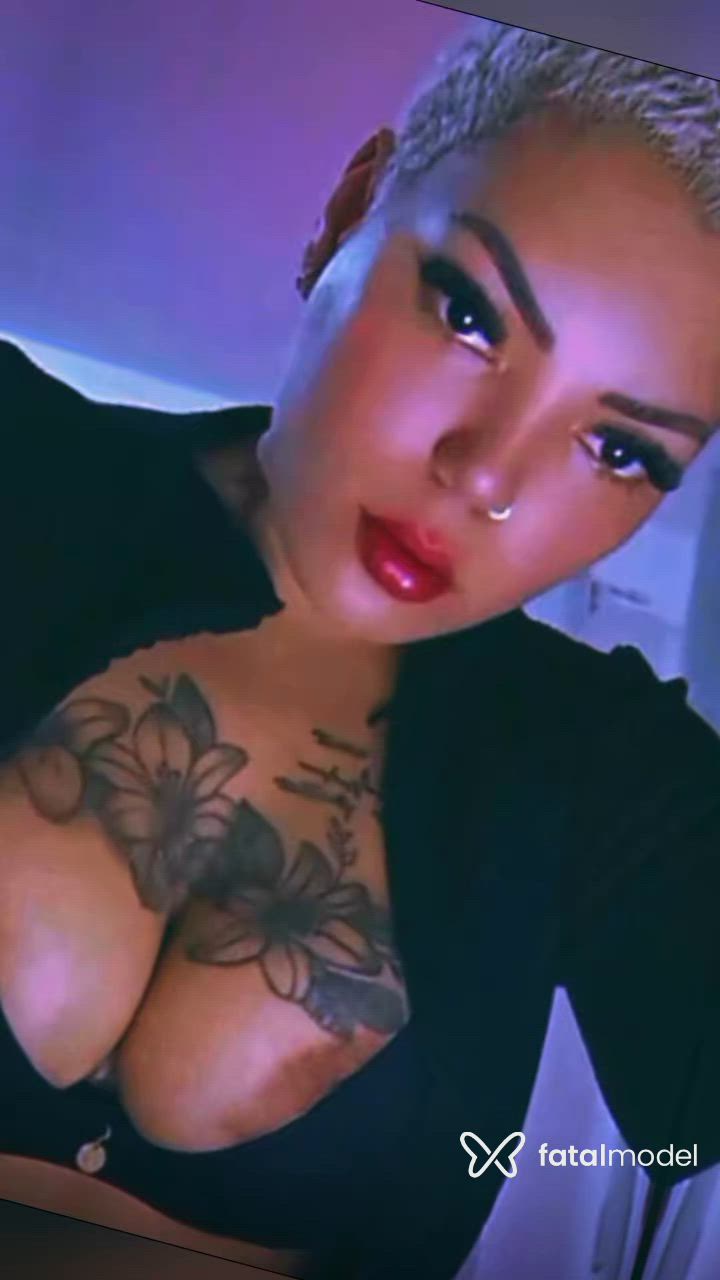 Acompanhante mulher com cabelo castanho de olhos castanhos - Brenda Emanuelle