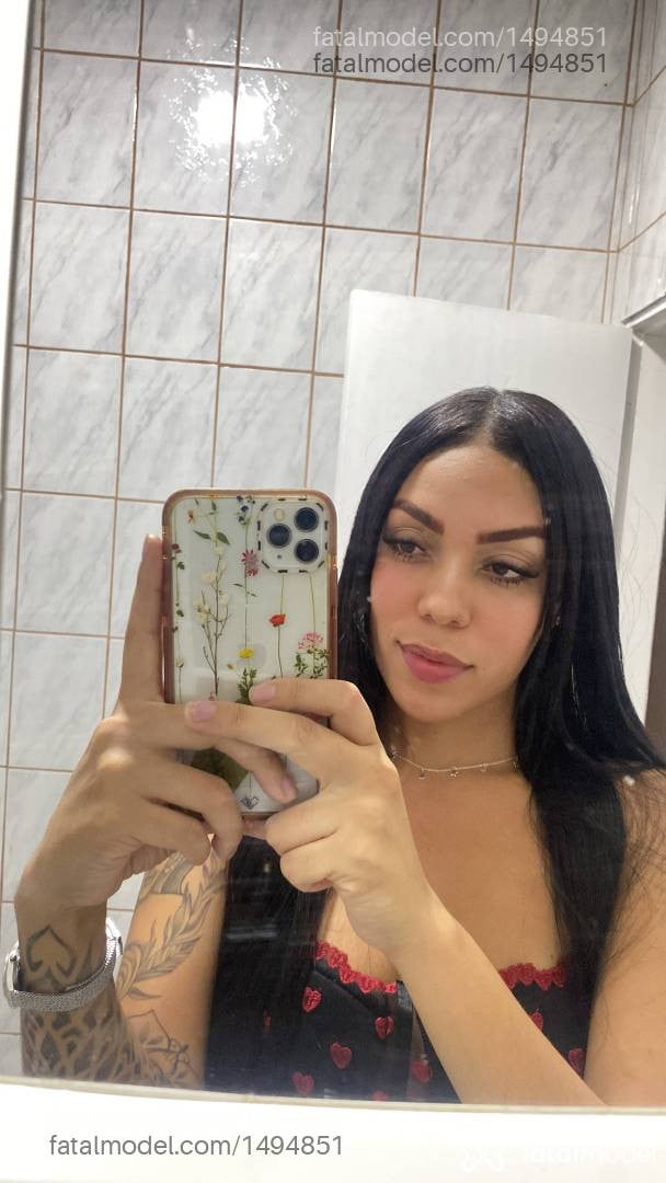 Acompanhante mulher morena (o) de olhos castanhos - PAULA