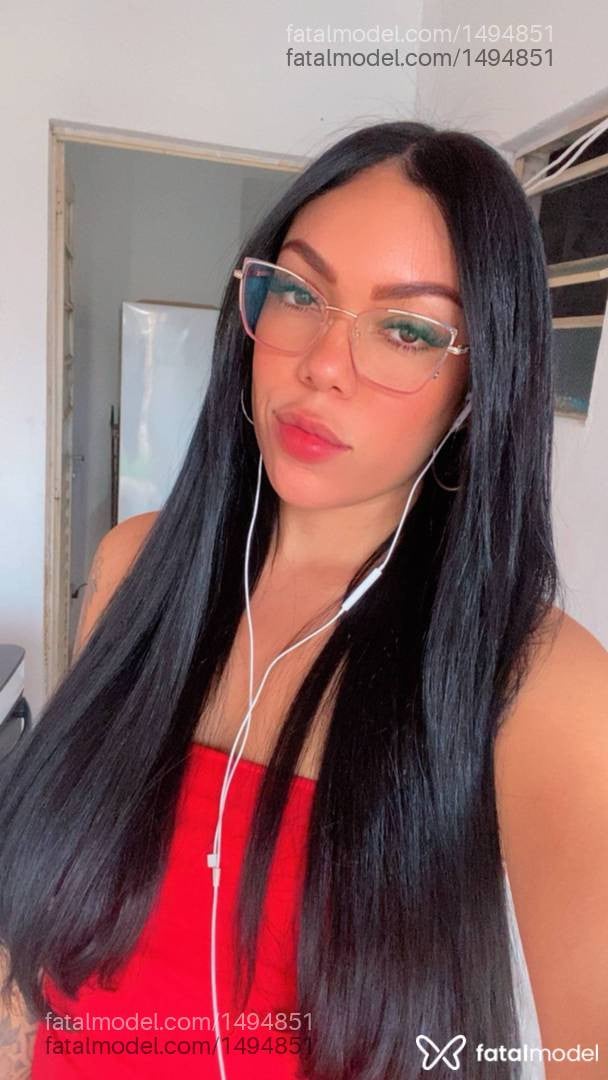 Acompanhante mulher morena (o) de olhos castanhos - PAULA