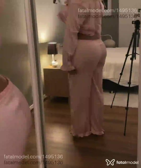 Acompanhante mulher morena (o) de olhos pretos - Brenda Acompanhante mulher morena (o) de olhos pretos - Brenda