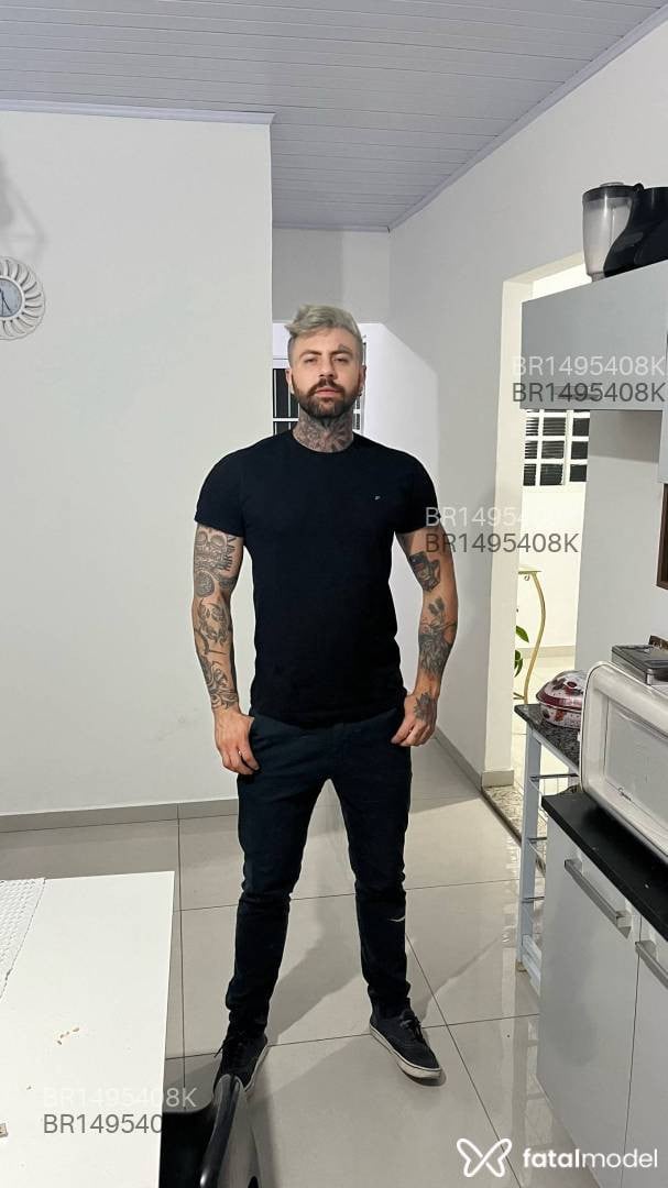 Acompanhante homem loira (o) de olhos verdes em Tatuí - VITOR REIS