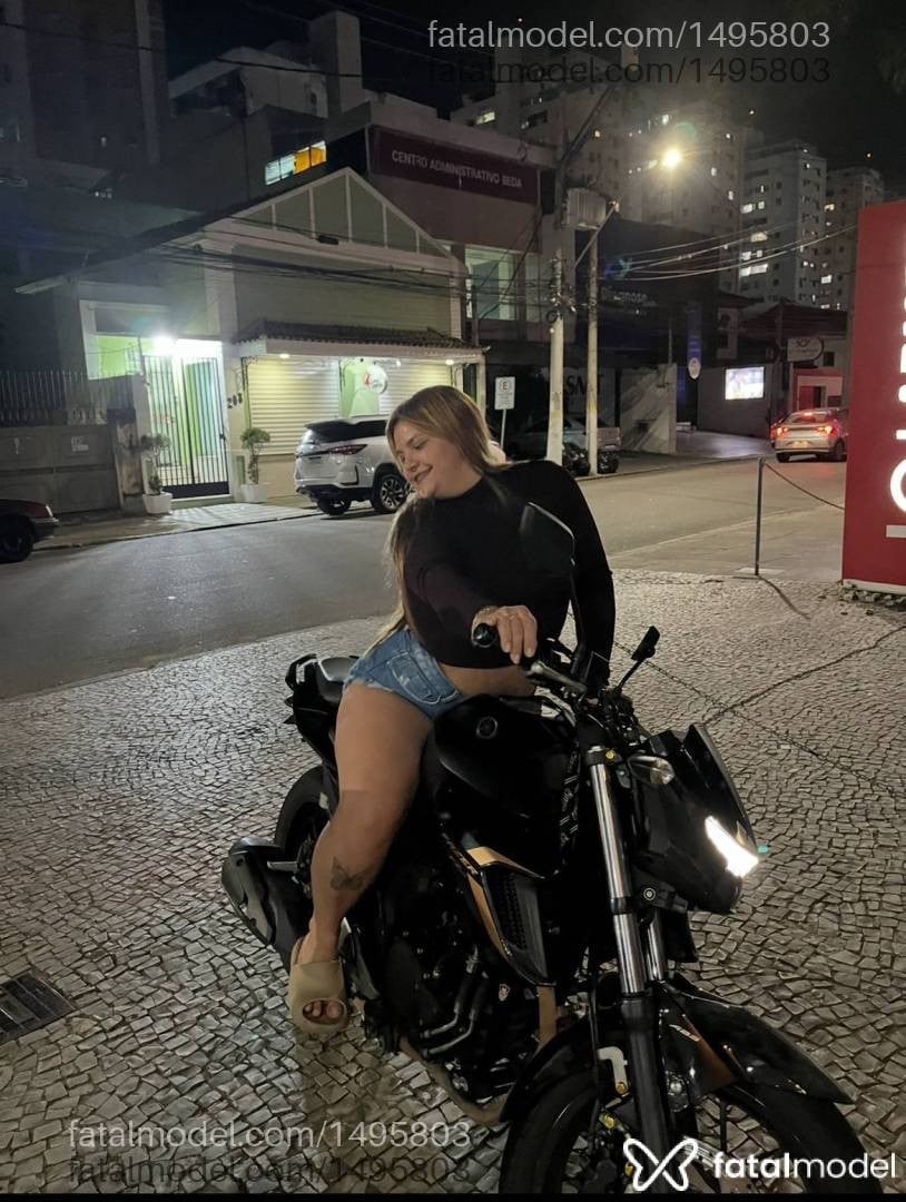 Acompanhante mulher com cabelo castanho de olhos pretos em Campos dos Goytacazes - Karina Prado