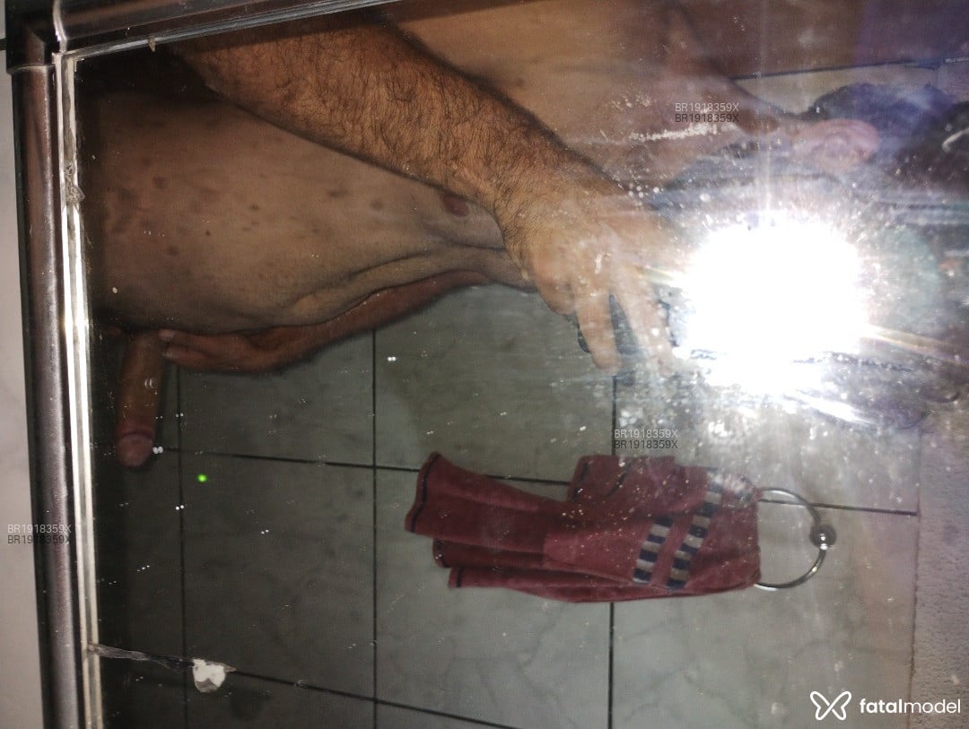 Acompanhante homem com cabelo castanho de olhos castanhos em Barra do Garças Acompanhante homem com cabelo castanho de olhos castanhos em Barra do Garças - Pedro henrique