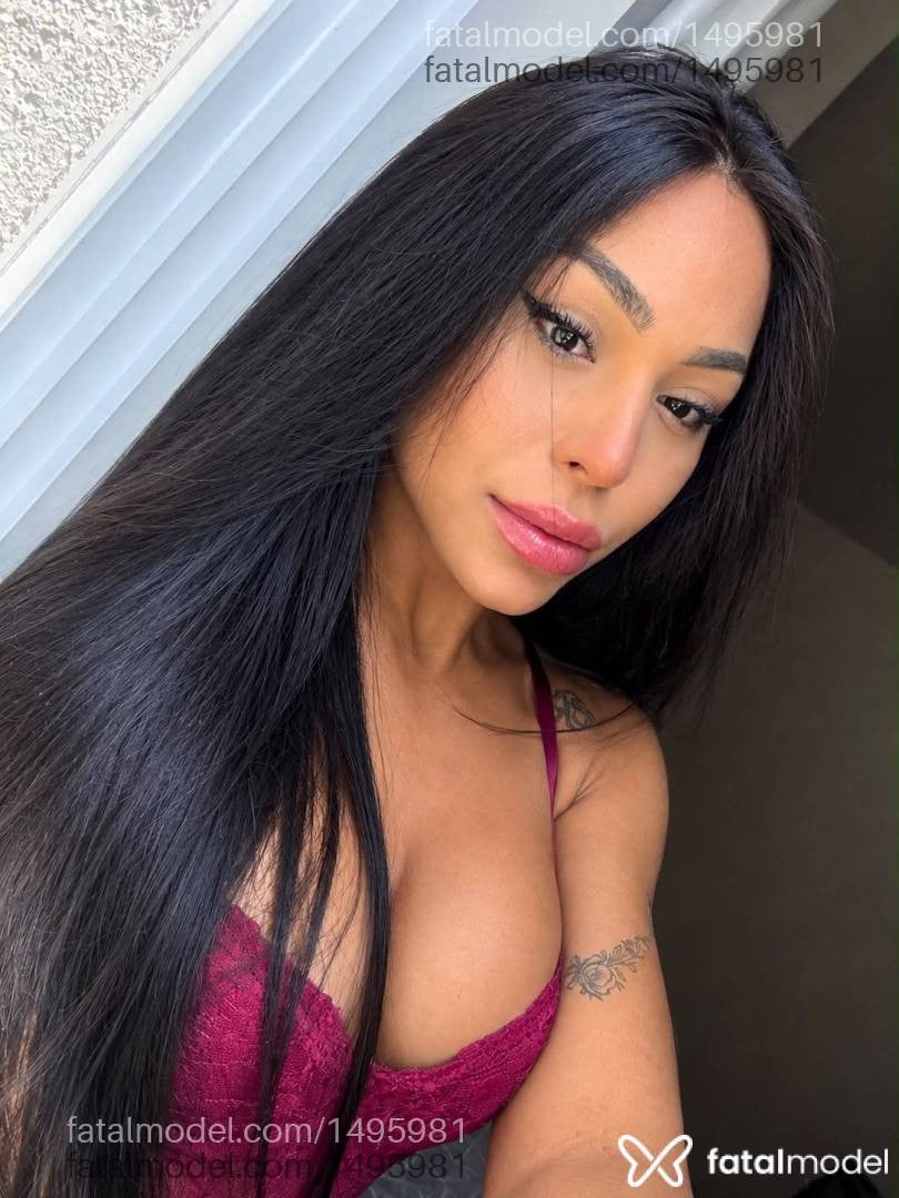 Acompanhante mulher trans loira (o) de olhos pretos - Mayte Souza