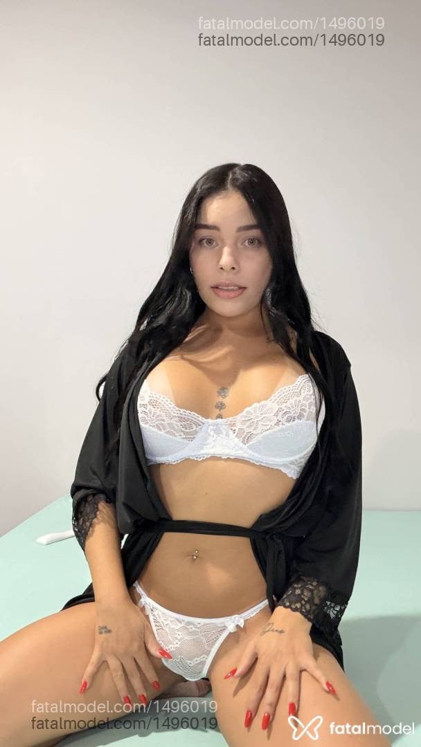 Acompanhante mulher com cabelo castanho de olhos verdes em Varginha Acompanhante mulher com cabelo castanho de olhos verdes em Varginha - Maya Liz