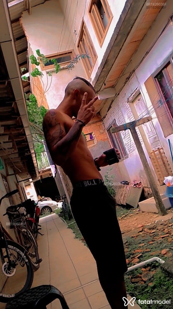 Acompanhante homem morena (o) de olhos castanhos em Brusque Acompanhante homem morena (o) de olhos castanhos em Brusque - Maaiko