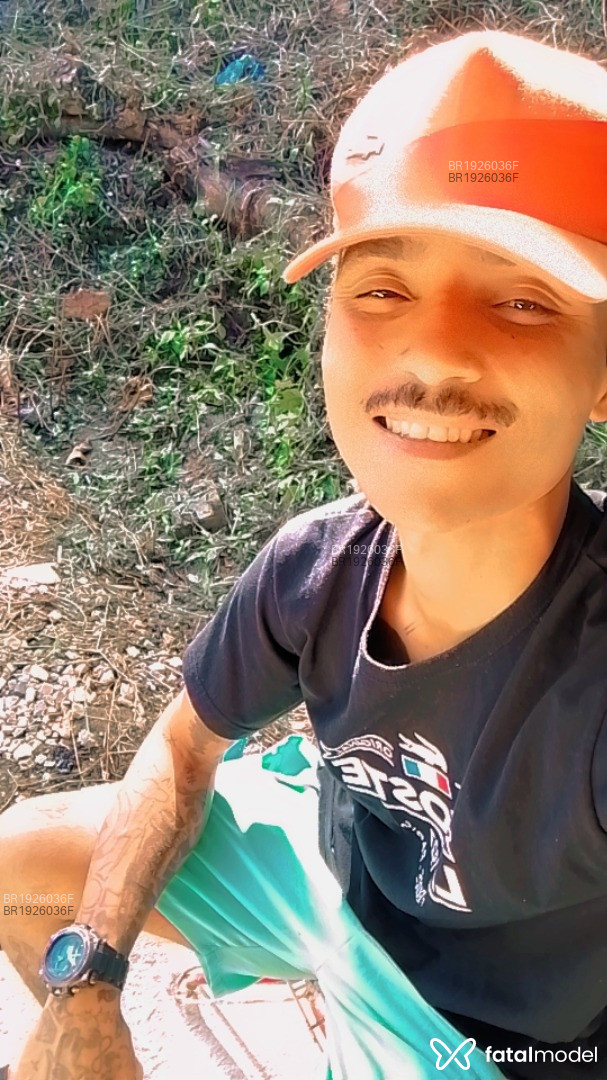 Acompanhante homem morena (o) de olhos castanhos em Brusque Acompanhante homem morena (o) de olhos castanhos em Brusque - Maaiko