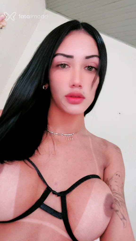 Acompanhante travesti morena (o) de olhos pretos - Yara marin