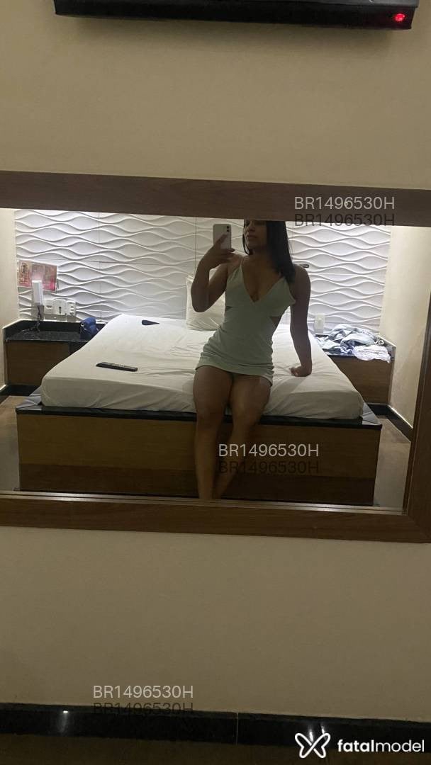 Acompanhante mulher morena (o) de olhos castanhos em Pará de Minas Acompanhante mulher morena (o) de olhos castanhos em Pará de Minas - Sabrina Sobral