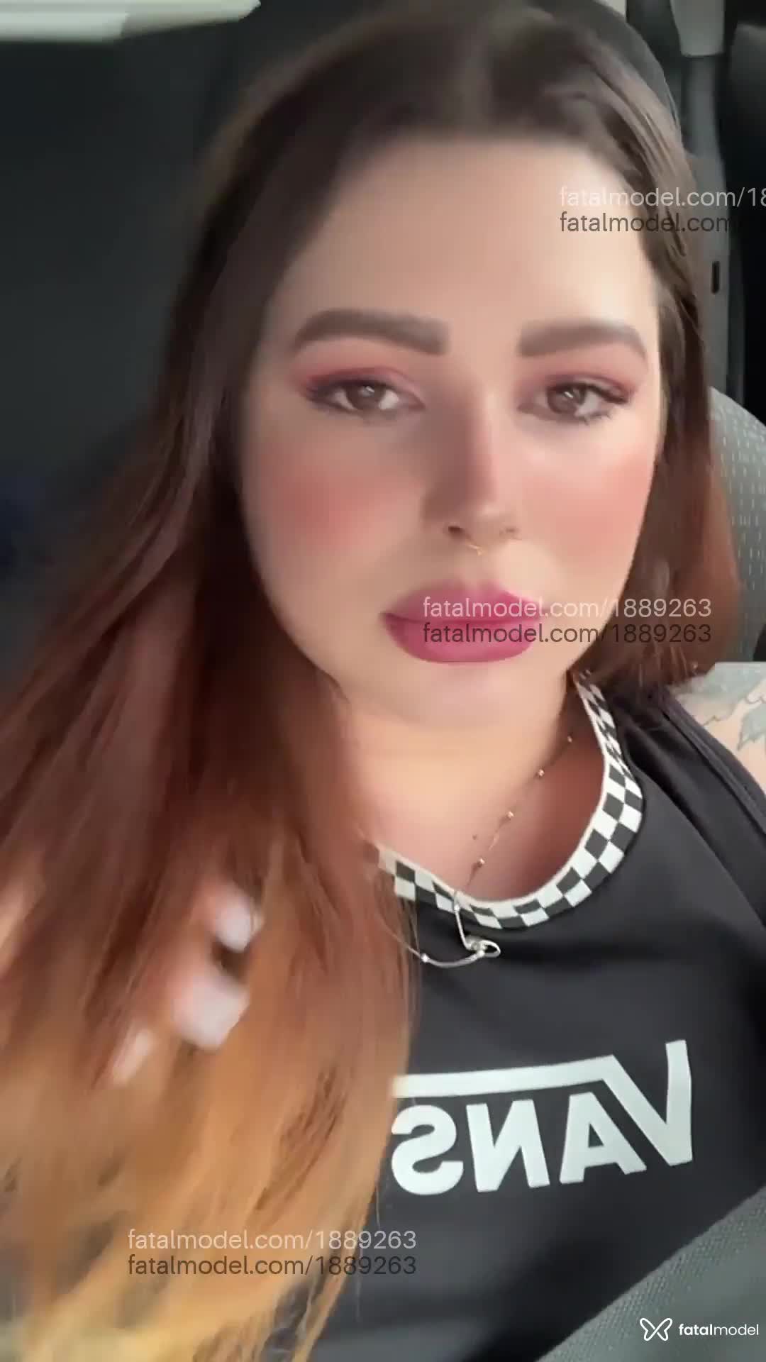 Acompanhante mulher com cabelo castanho de olhos castanhos em São Paulo Acompanhante mulher com cabelo castanho de olhos castanhos em São Paulo - Loren