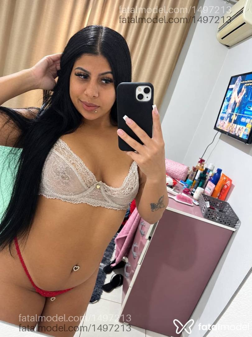 Acompanhante mulher morena (o) de olhos castanhos - Eduarda