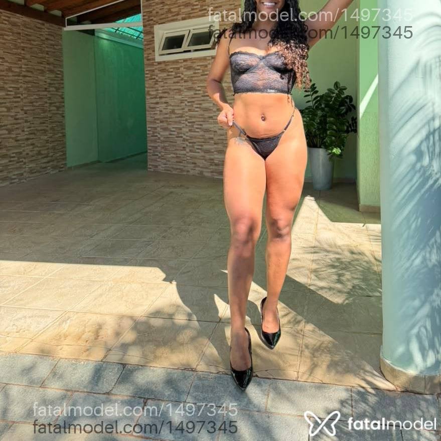 Acompanhante mulher morena (o) de olhos castanhos - Evelyn Diniz