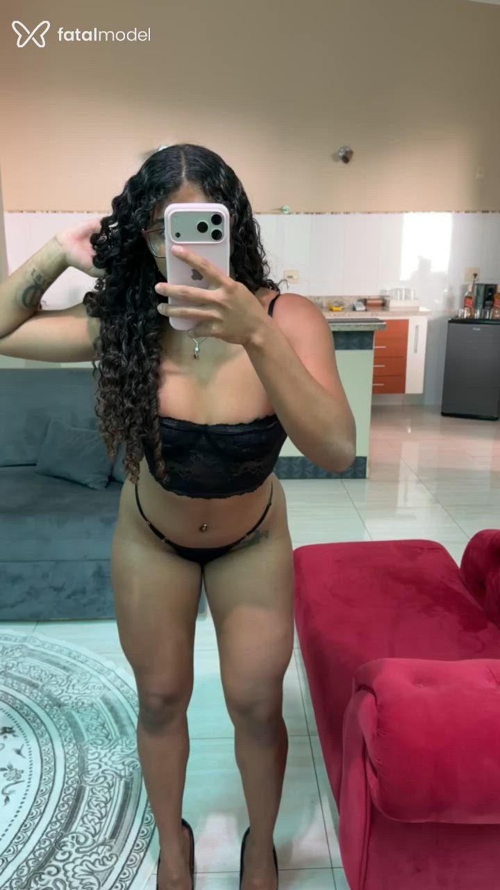 Acompanhante mulher morena (o) de olhos castanhos - Evelyn Diniz