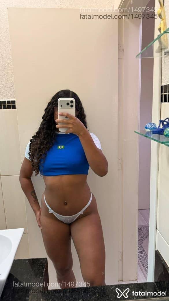 Acompanhante mulher morena (o) de olhos castanhos em Araraquara Acompanhante mulher morena (o) de olhos castanhos em Araraquara - Evelyn Diniz