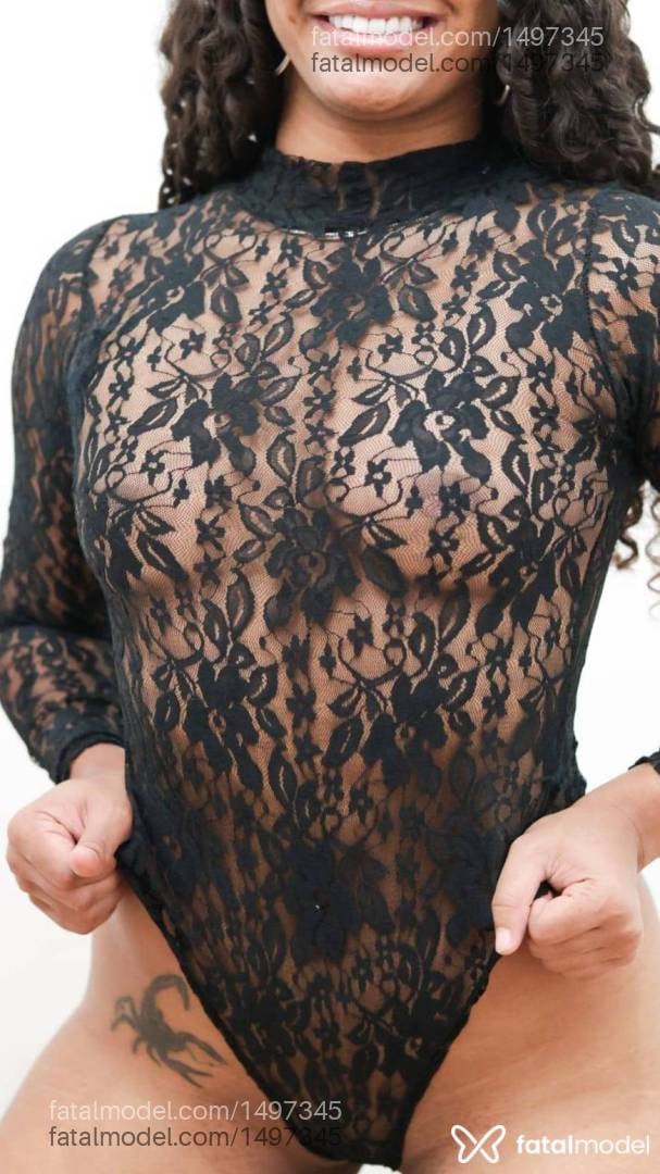 Acompanhante mulher morena (o) de olhos castanhos - Evelyn Diniz