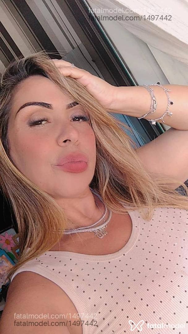 Acompanhante mulher morena (o) de olhos castanhos - Nicole briti