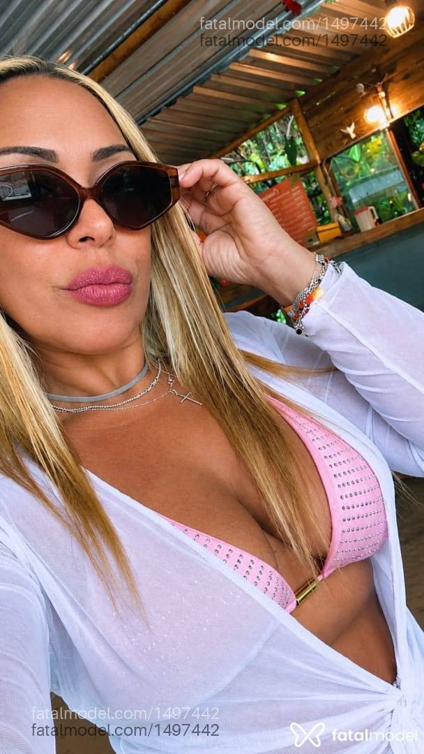 Acompanhante mulher morena (o) de olhos castanhos - Nicole briti