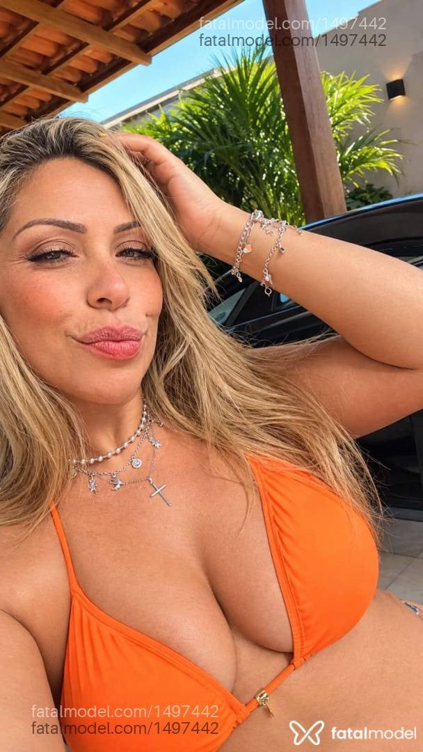 Acompanhante mulher morena (o) de olhos castanhos - Nicole briti