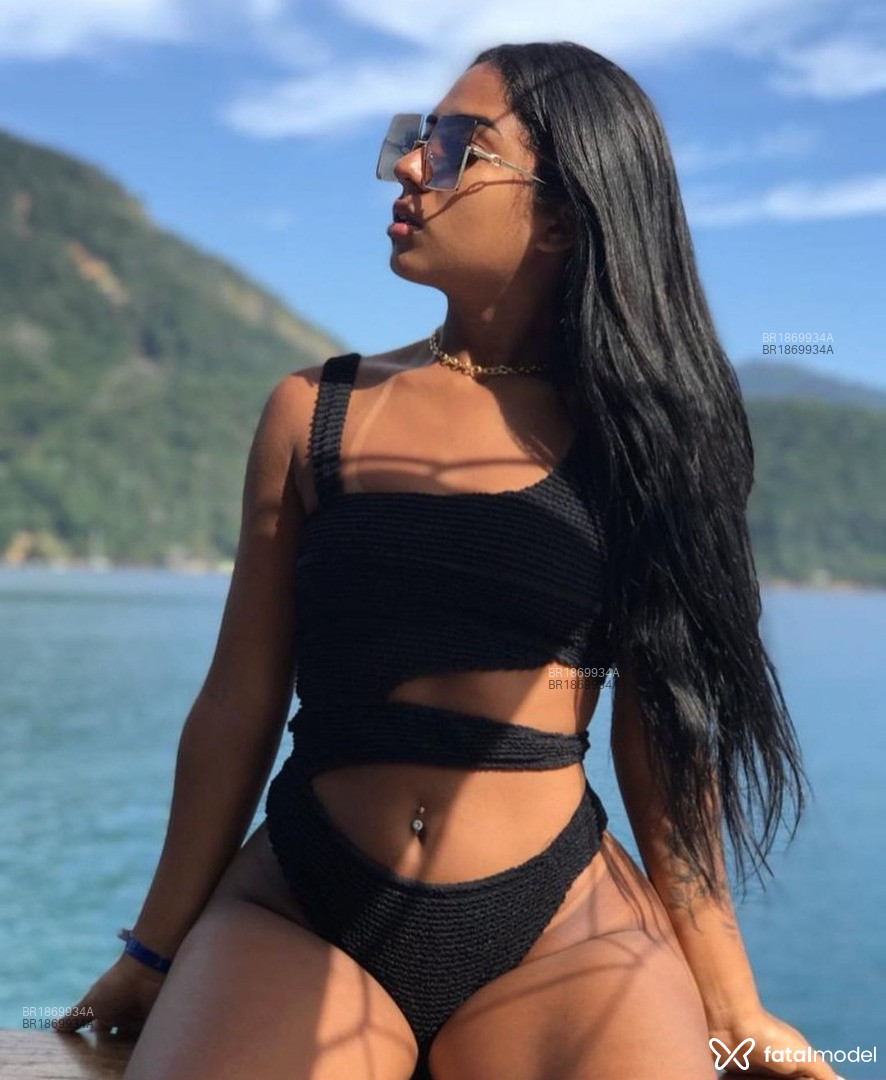 Acompanhante mulher com cabelo colorido de olhos pretos em Salvador - Mayara