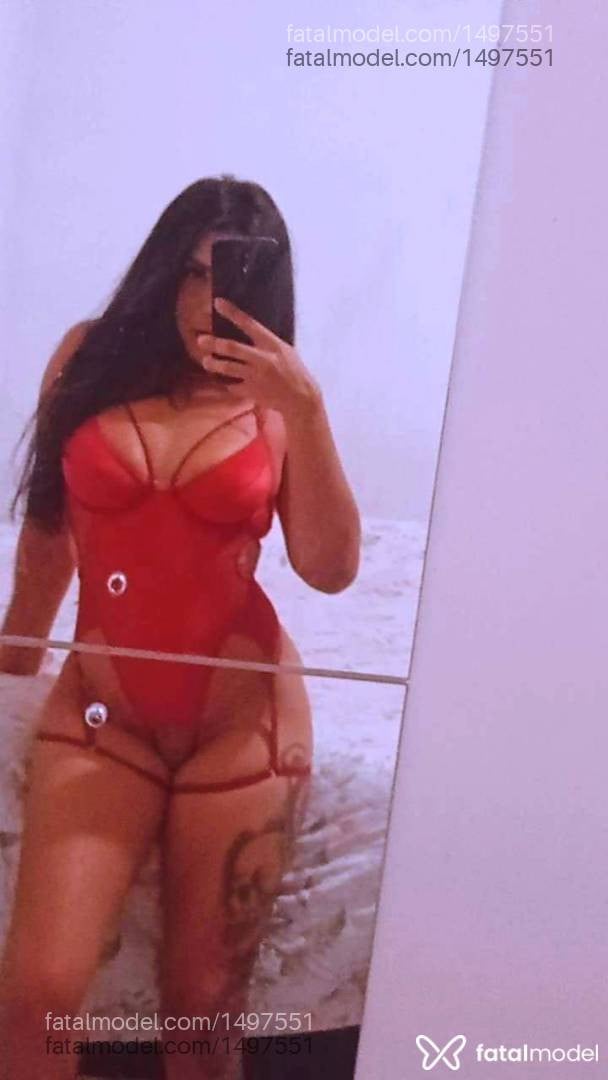 Acompanhante mulher com cabelo castanho de olhos castanhos - Alice Alencar