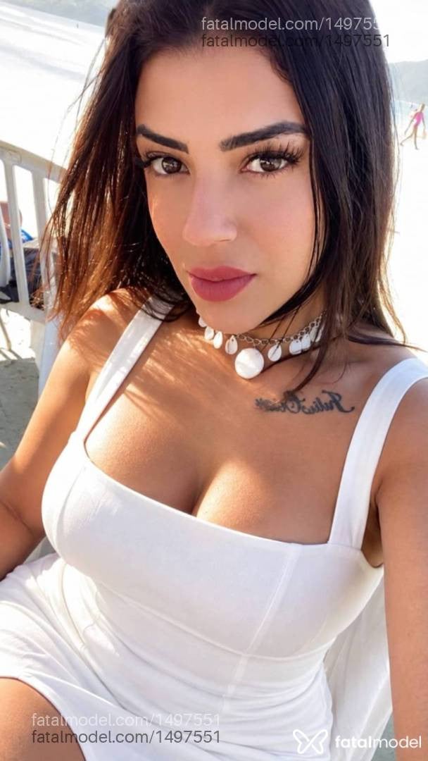 Acompanhante mulher com cabelo castanho de olhos castanhos - Alice Alencar