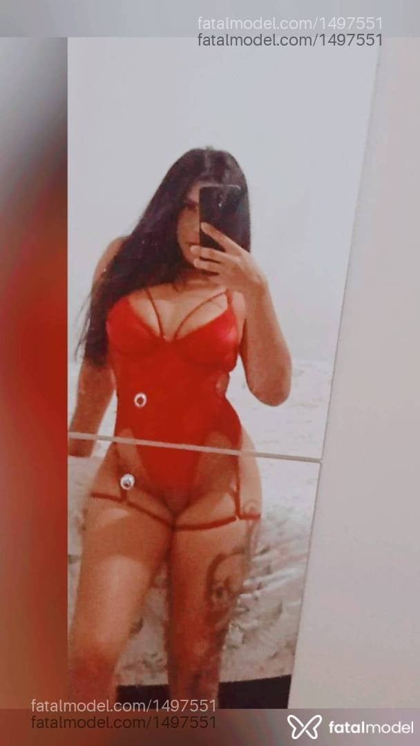 Acompanhante mulher com cabelo castanho de olhos castanhos - Alice Alencar