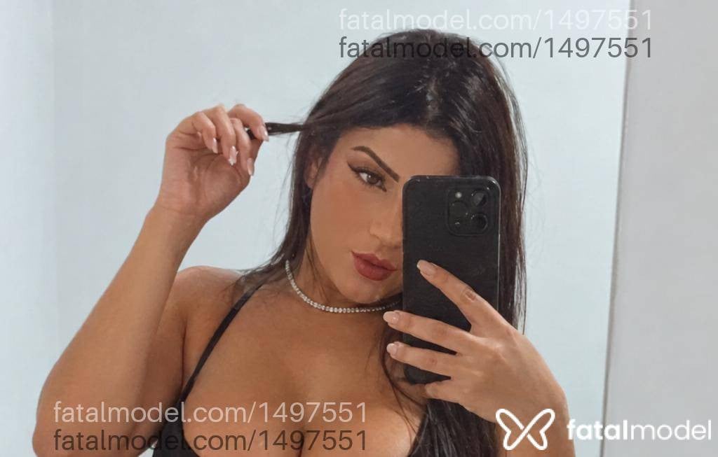 Acompanhante mulher com cabelo castanho de olhos castanhos - Alice Alencar