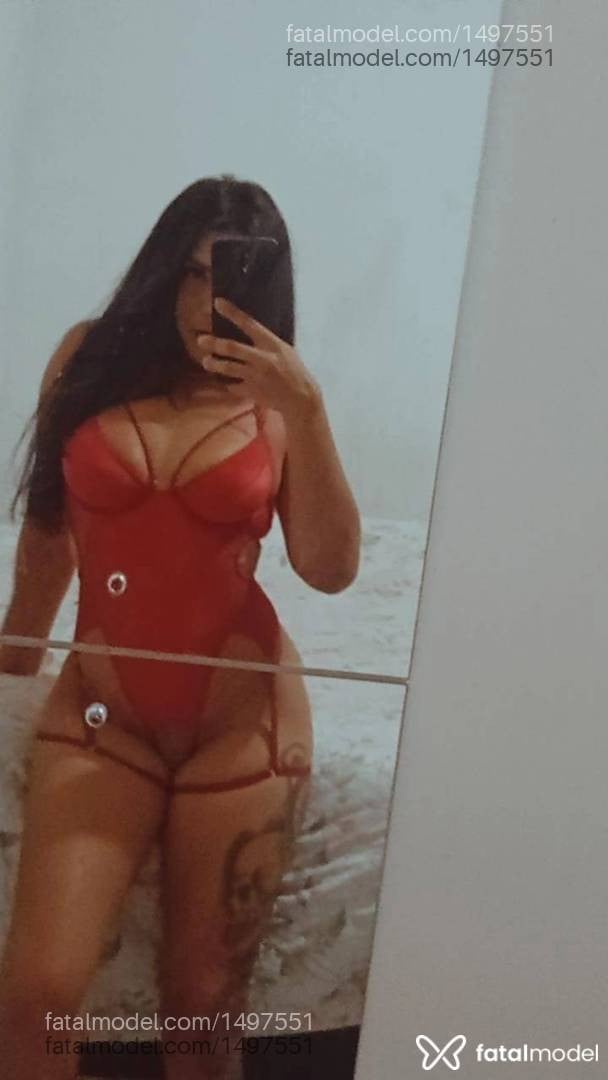 Acompanhante mulher com cabelo castanho de olhos castanhos - Alice Alencar