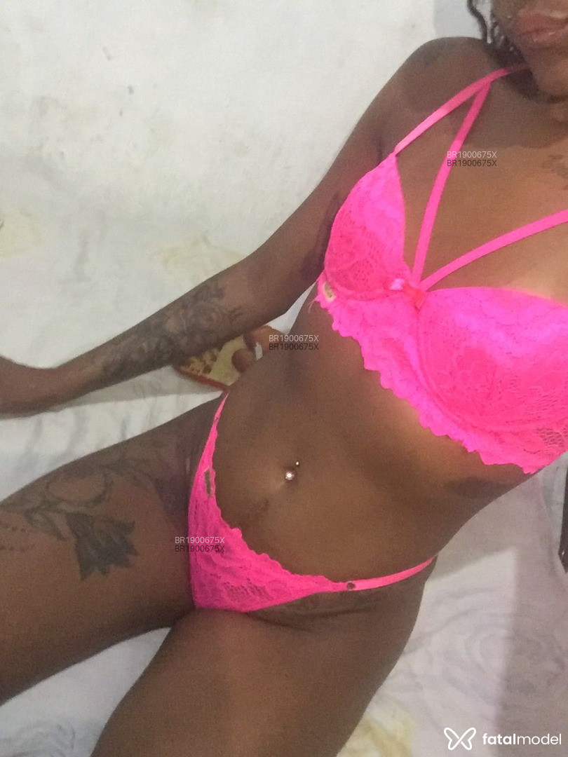 Acompanhante mulher morena (o) de olhos pretos em Virtual - Larissa Ribeiro
