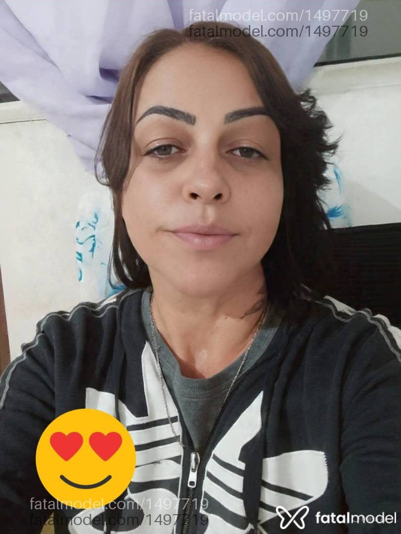 Acompanhante mulher com cabelo castanho de olhos mel em Catalão - Dêni Silva