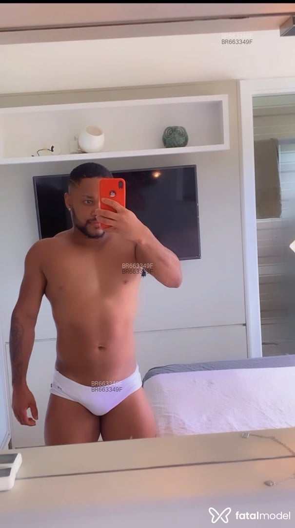 Acompanhante homem morena (o) de olhos castanhos - Ítalo Gomes Acompanhante homem morena (o) de olhos castanhos - Ítalo Gomes