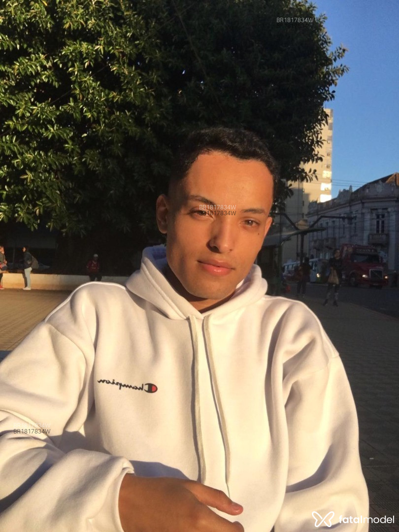 Acompanhante homem morena (o) de olhos castanhos em Curitiba - Bruno Costa
