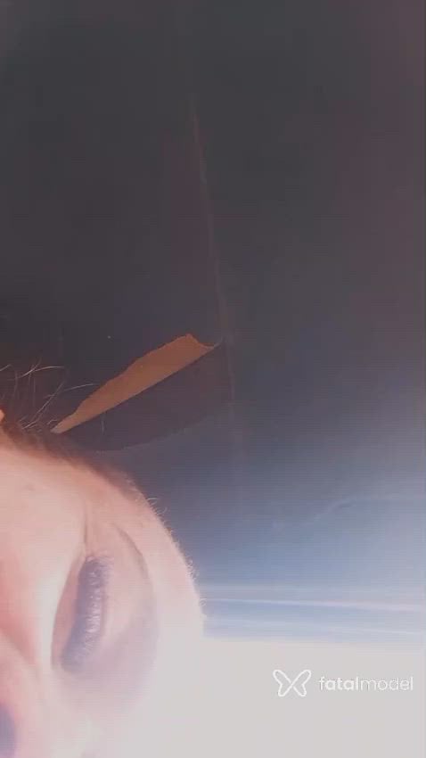 Acompanhante mulher ruiva (o) de olhos castanhos - Zarah Gucci