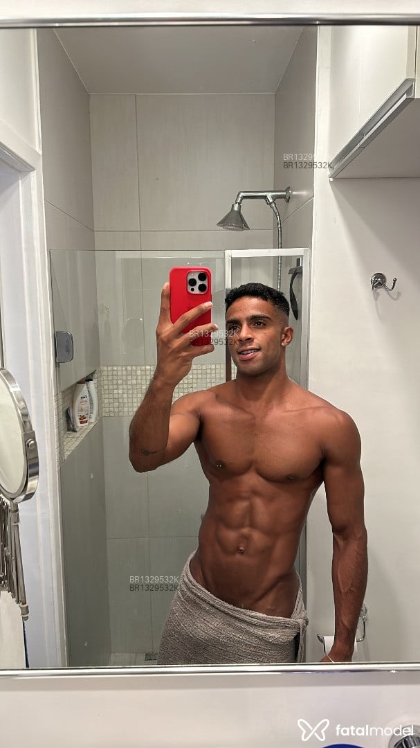 Acompanhante homem morena (o) de olhos castanhos em Goianésia - Erick Henrique