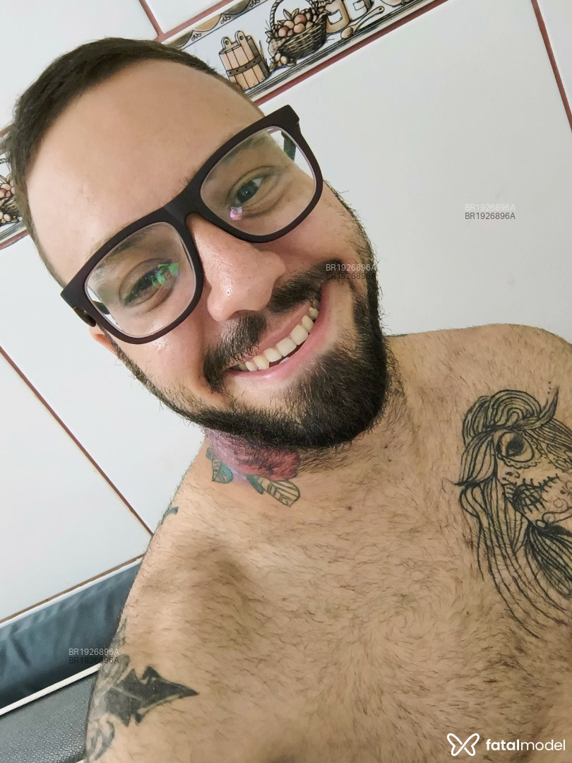 Acompanhante homem com cabelo castanho de olhos castanhos em Ribeirão Preto - Kadu