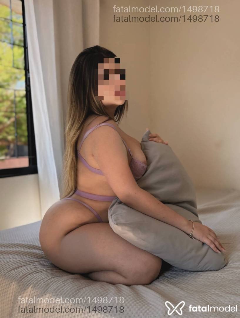 Acompanhante mulher loira (o) de olhos castanhos - Nicoly